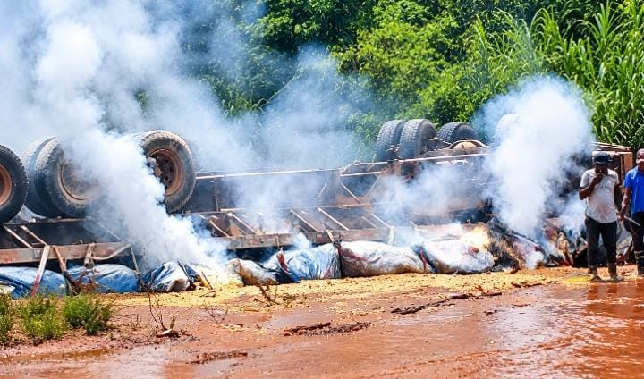 *Faradje : un véhicule de Kibali Gold Mining transportant des présumés acides se renverse dans une rivière entre Tanzi et Abinva*